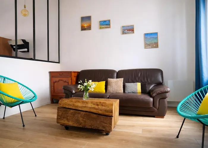 Semesterbostad Jolie Maison Renovee - 6 Personnes *